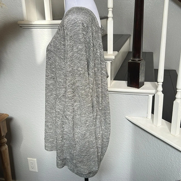 Lane Bryant Silver Metallic Cutout Long Sleeve Top Size 22/24 - Picture 4 of 7